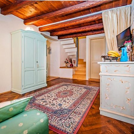 Residence La Carera Centro Storico Ровин Екстериор снимка