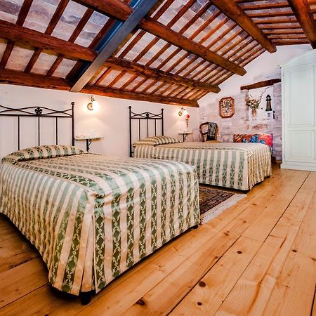 Residence La Carera Centro Storico Ровин Екстериор снимка