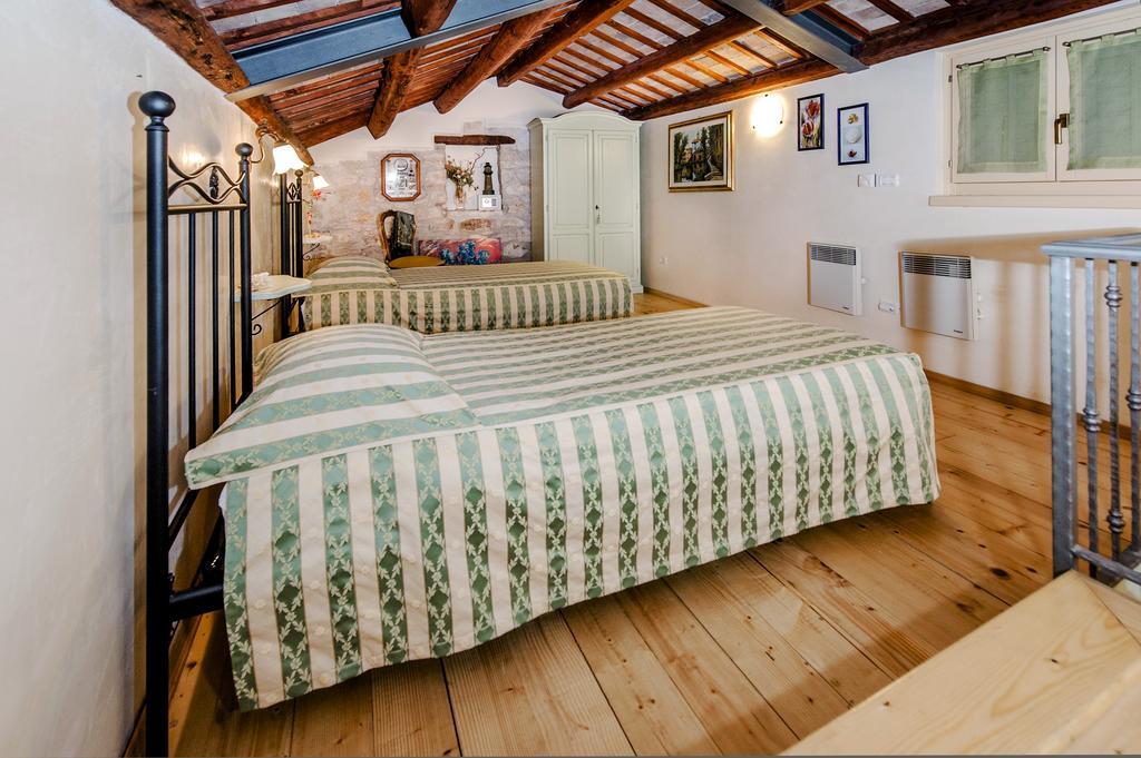 Residence La Carera Centro Storico Ровин Екстериор снимка
