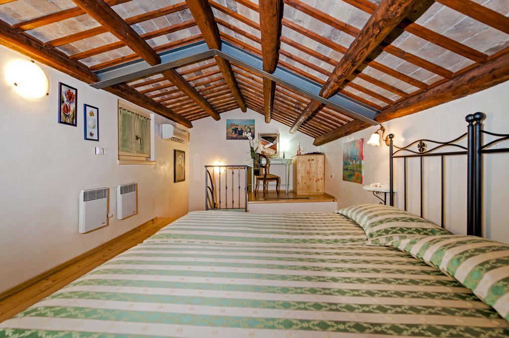 Residence La Carera Centro Storico Ровин Екстериор снимка