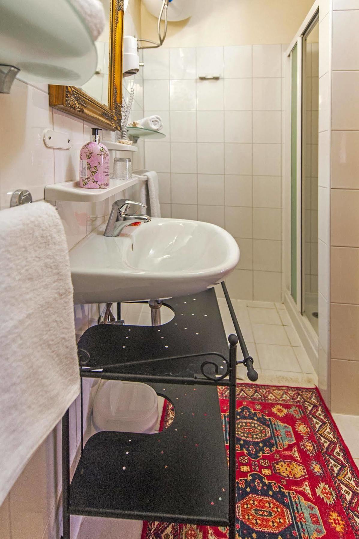 Residence La Carera Centro Storico Ровин Екстериор снимка